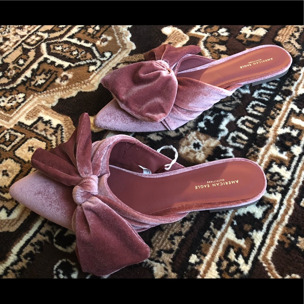 American Eagle Outfitters Mauve Velvet Bow Pointed Toe Mules